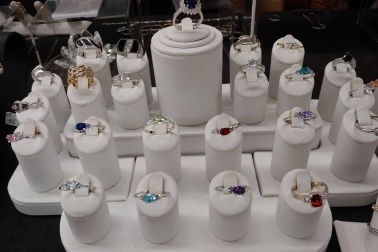 From Secondhand Store to Big Payday: A Flea Market Ring Purchased for ...